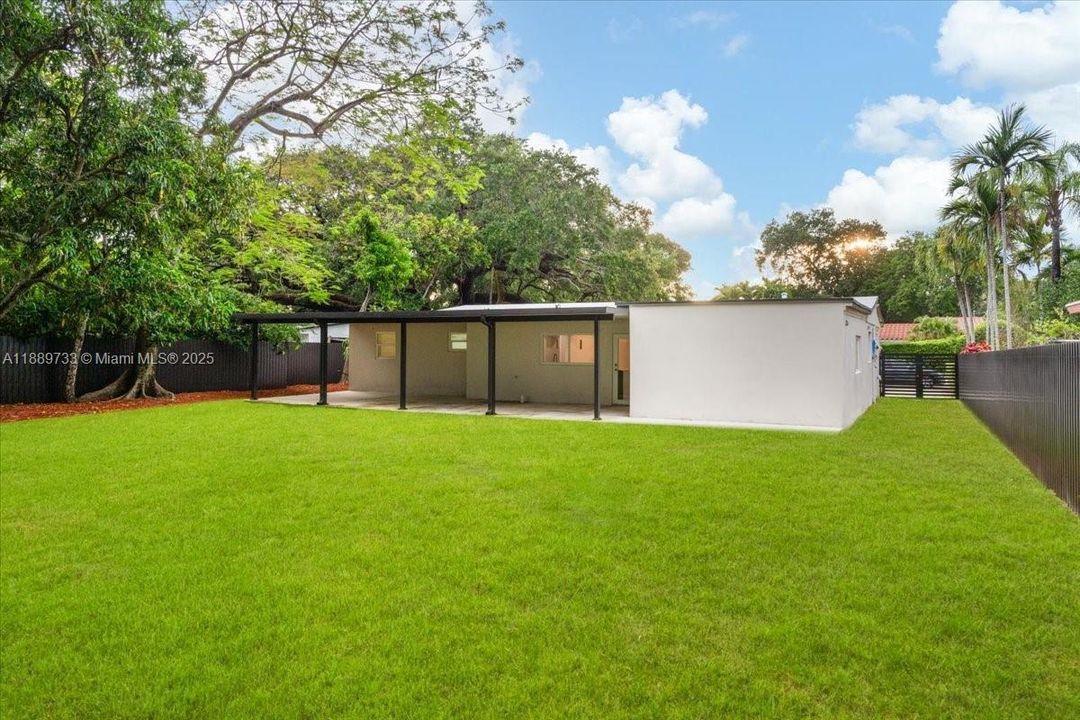 For Sale: $1,285,000 (5 beds, 3 baths, 2579 Square Feet)