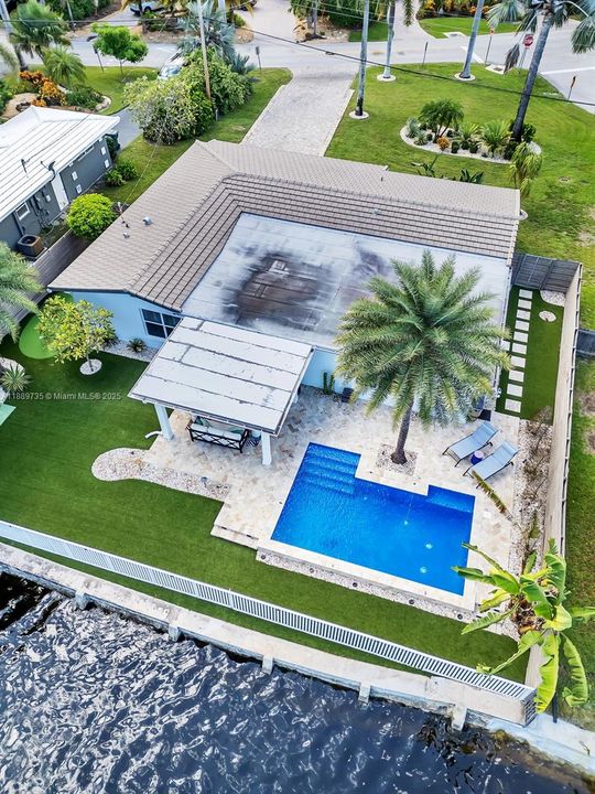 Active With Contract: $1,273,000 (4 beds, 3 baths, 2209 Square Feet)