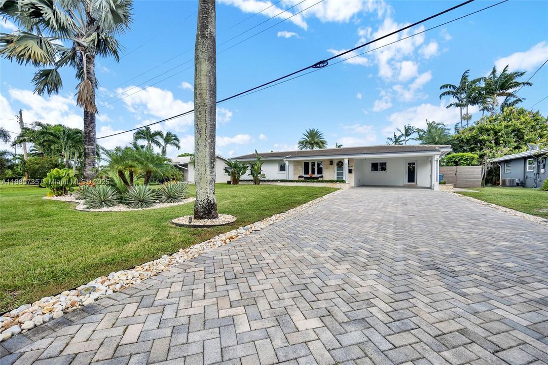 Active With Contract: $1,273,000 (4 beds, 3 baths, 2209 Square Feet)