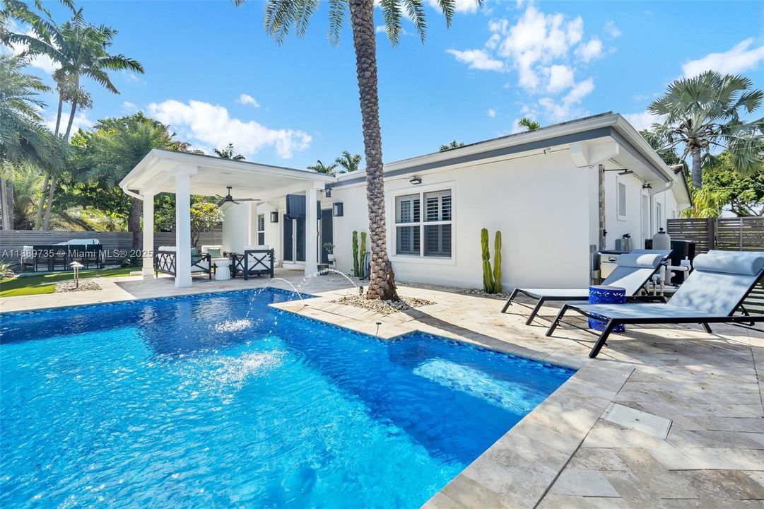 Active With Contract: $1,273,000 (4 beds, 3 baths, 2209 Square Feet)