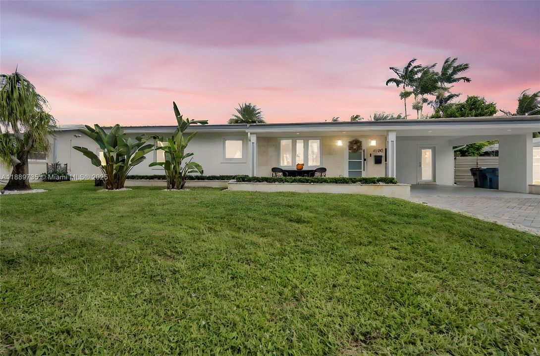 Active With Contract: $1,273,000 (4 beds, 3 baths, 2209 Square Feet)