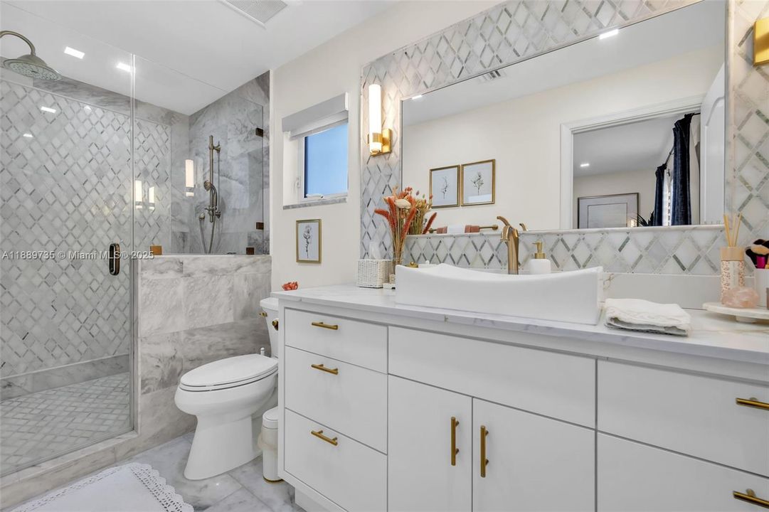 Active With Contract: $1,273,000 (4 beds, 3 baths, 2209 Square Feet)