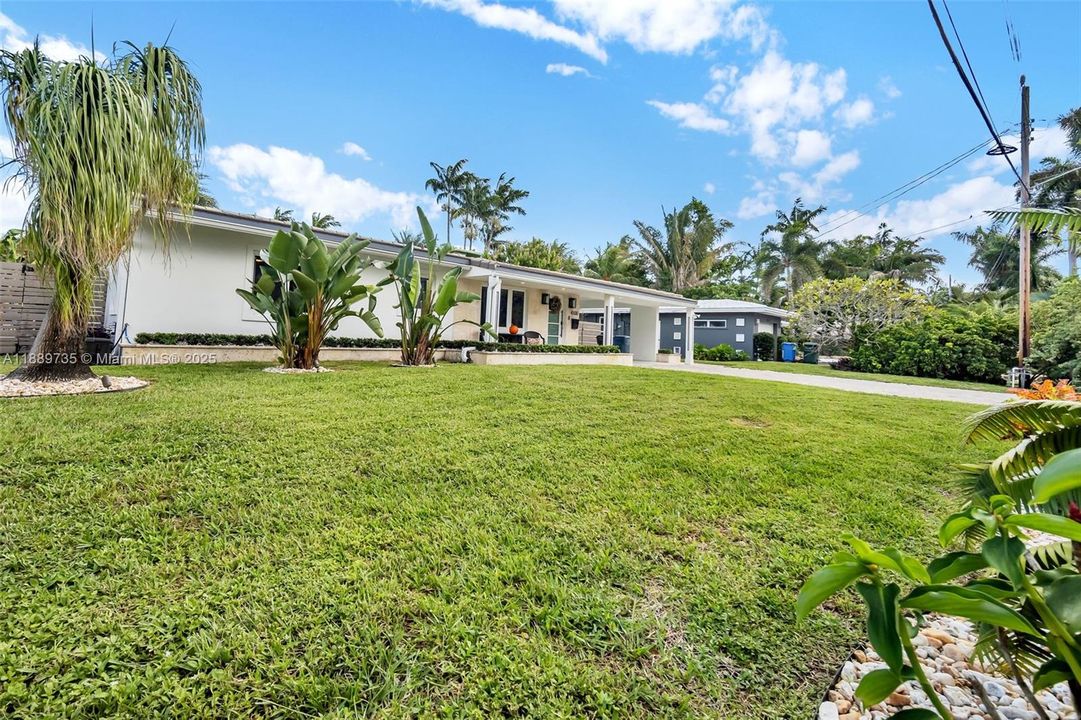 Active With Contract: $1,273,000 (4 beds, 3 baths, 2209 Square Feet)