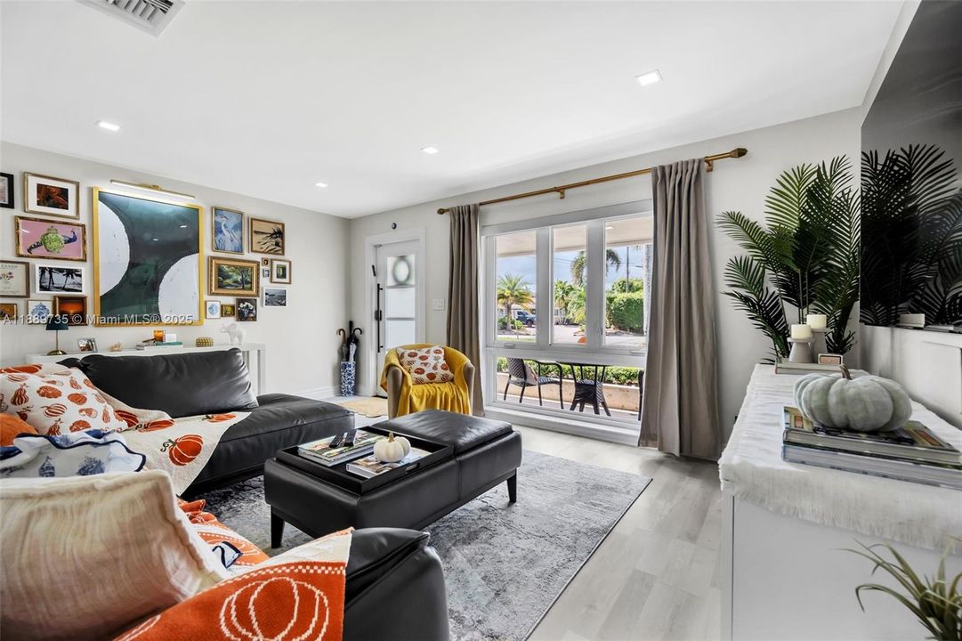 Active With Contract: $1,273,000 (4 beds, 3 baths, 2209 Square Feet)