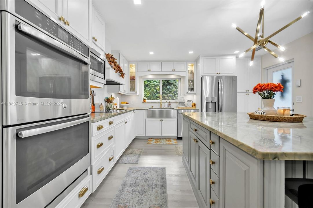 Active With Contract: $1,273,000 (4 beds, 3 baths, 2209 Square Feet)