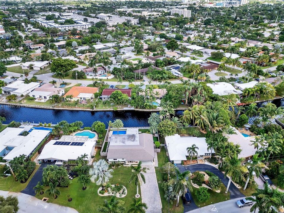 Active With Contract: $1,273,000 (4 beds, 3 baths, 2209 Square Feet)