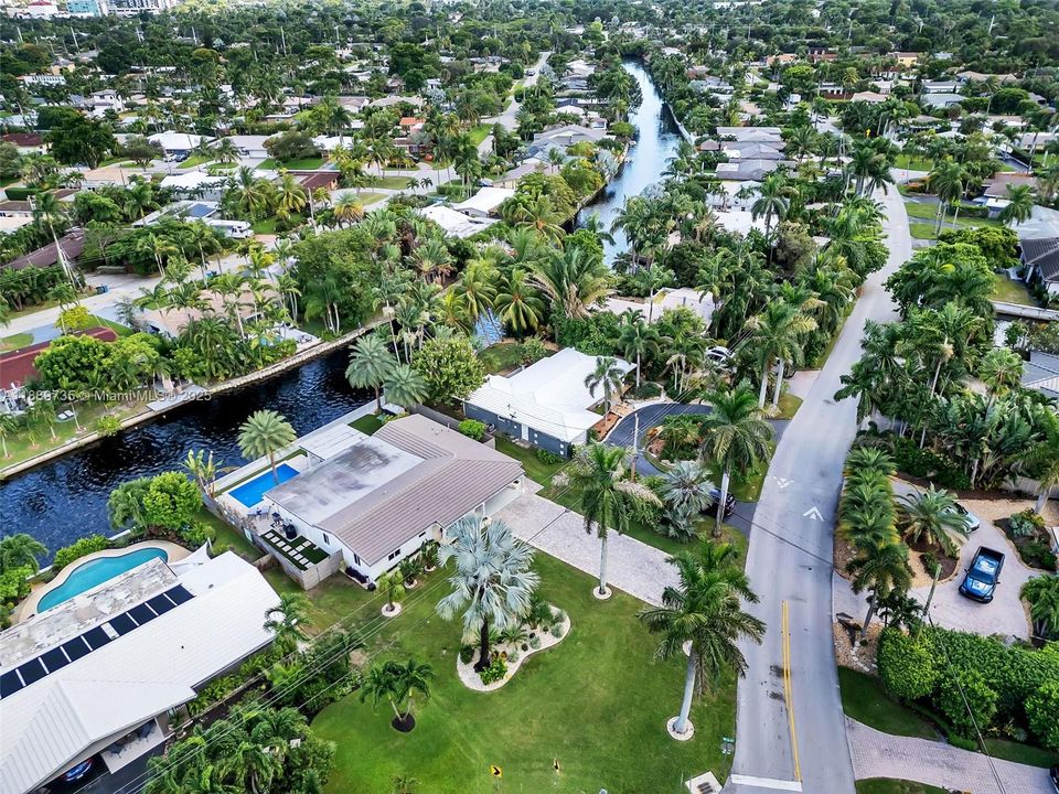 Active With Contract: $1,273,000 (4 beds, 3 baths, 2209 Square Feet)