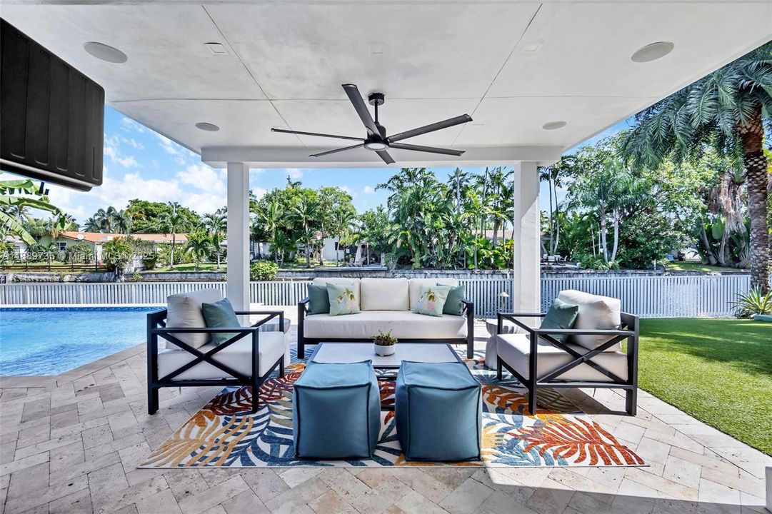 Active With Contract: $1,273,000 (4 beds, 3 baths, 2209 Square Feet)