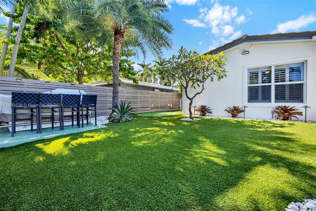 Active With Contract: $1,273,000 (4 beds, 3 baths, 2209 Square Feet)