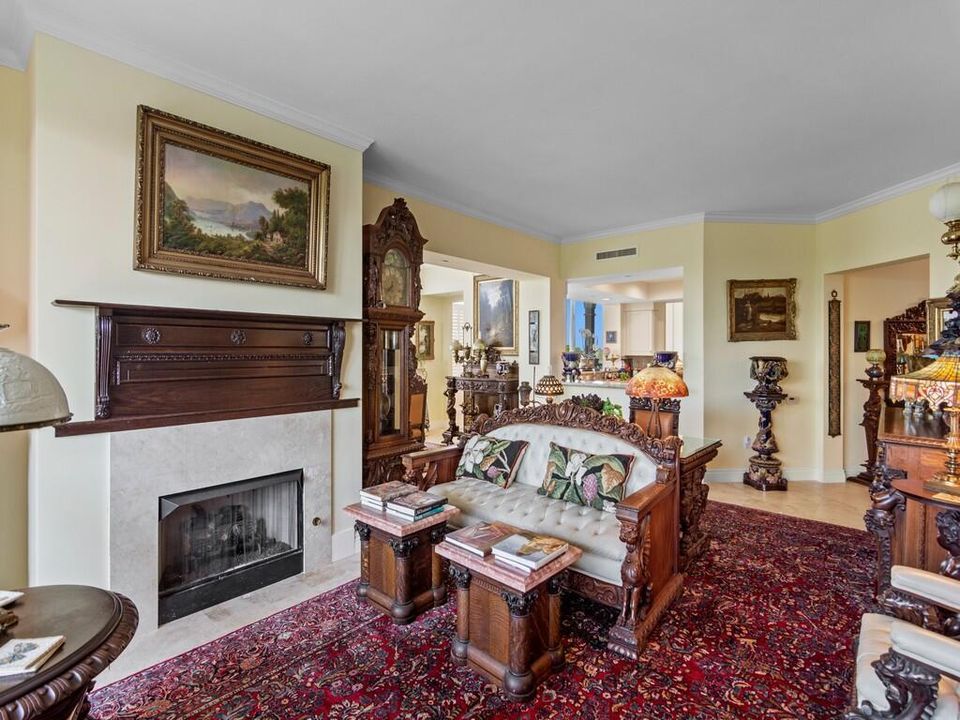FIREPLACE IN LIVING ROOM