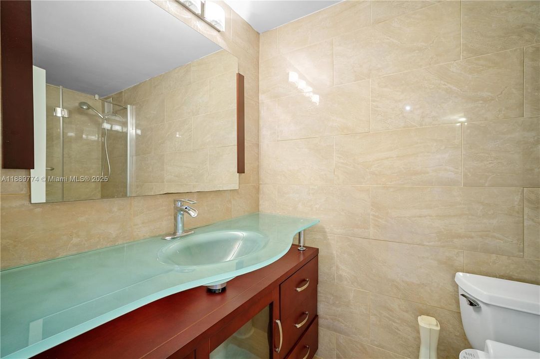 En Venta: $355,000 (1 camas, 2 baños, 1042 Pies cuadrados)