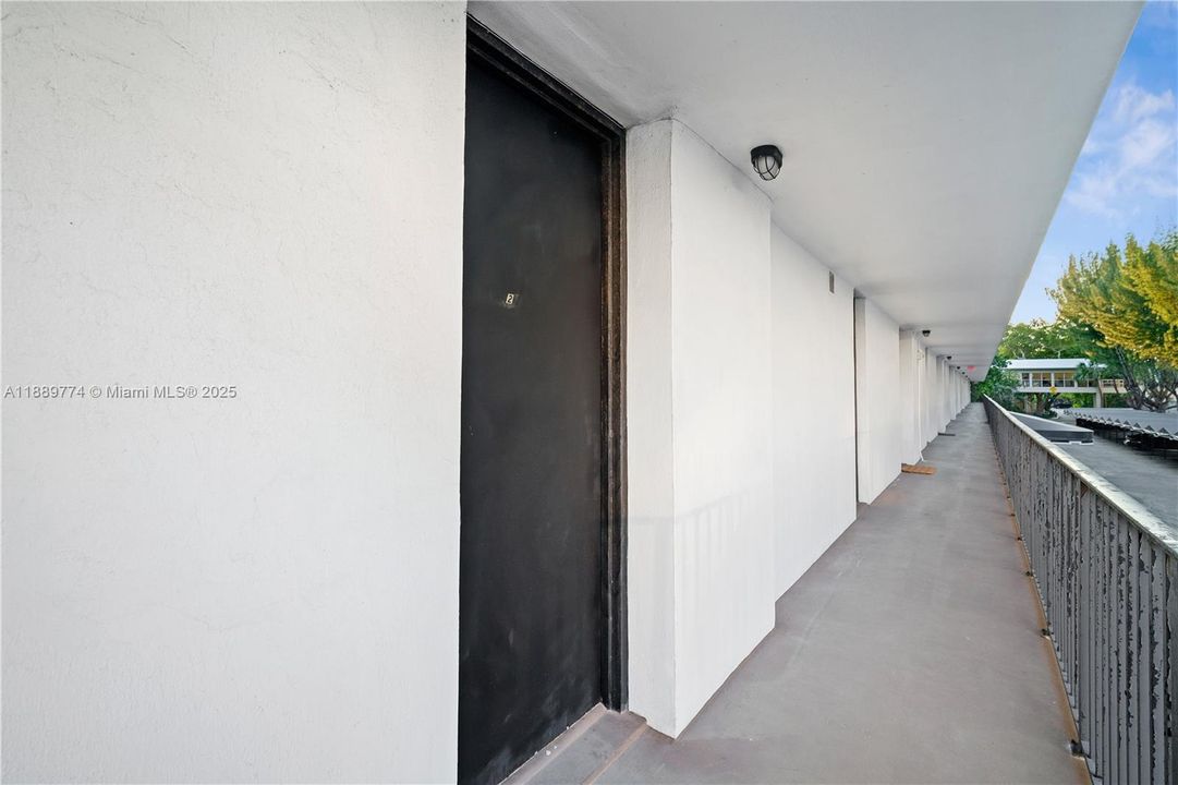 En Venta: $355,000 (1 camas, 2 baños, 1042 Pies cuadrados)