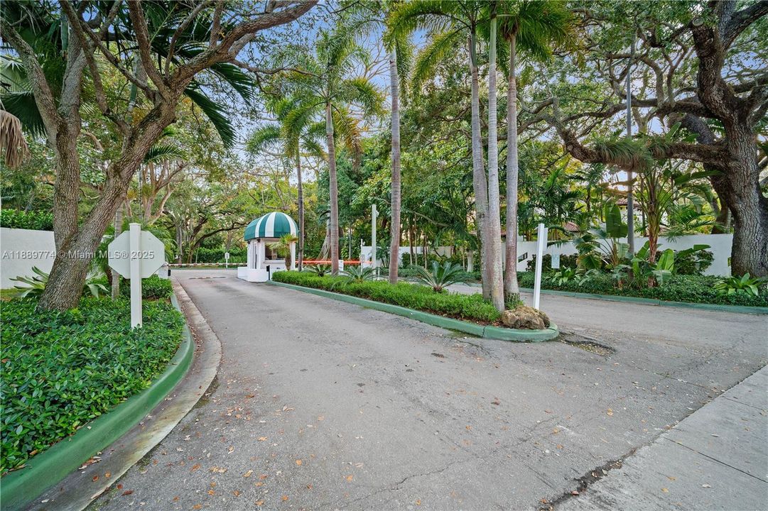 En Venta: $355,000 (1 camas, 2 baños, 1042 Pies cuadrados)