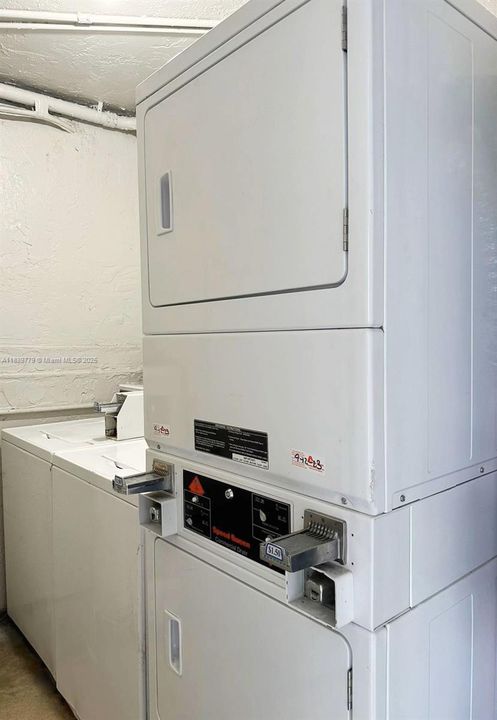 Active With Contract: $1,850 (1 beds, 1 baths, 750 Square Feet)