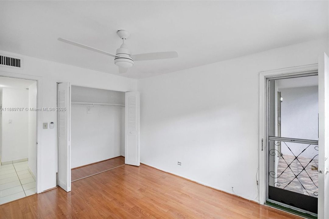 Active With Contract: $299,000 (2 beds, 2 baths, 1087 Square Feet)