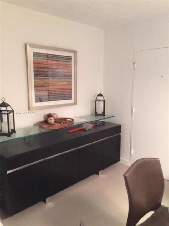 For Rent: $4,400 (2 beds, 2 baths, 1048 Square Feet)