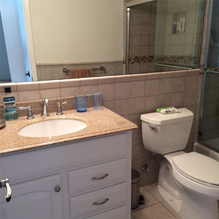 For Rent: $4,400 (2 beds, 2 baths, 1048 Square Feet)
