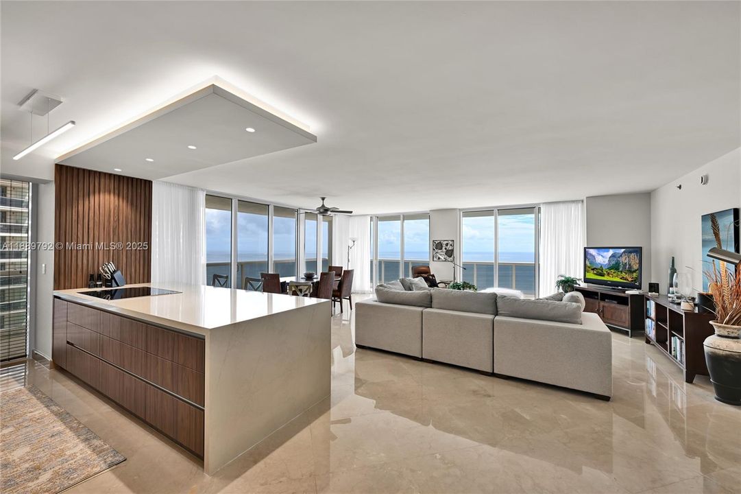 В аренду: $9,800 (3 спален, 3 ванн, 2078 Квадратных фут)