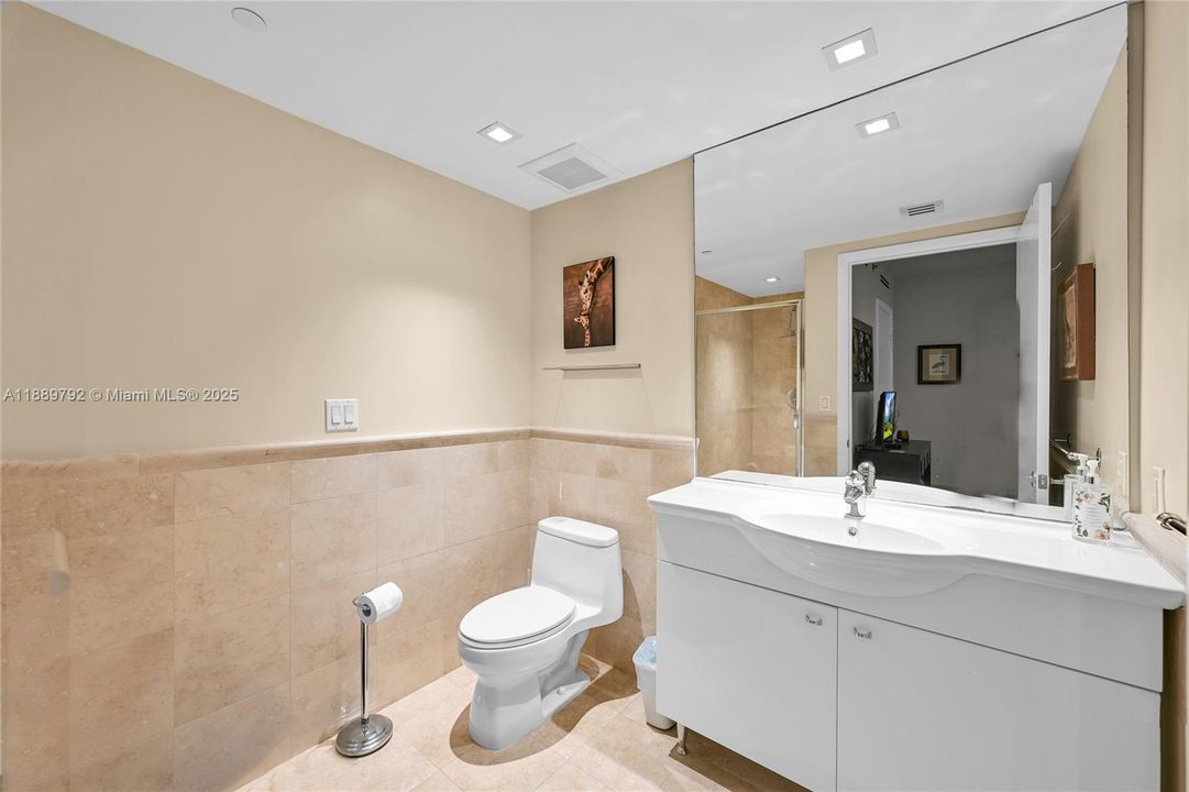 В аренду: $9,800 (3 спален, 3 ванн, 2078 Квадратных фут)