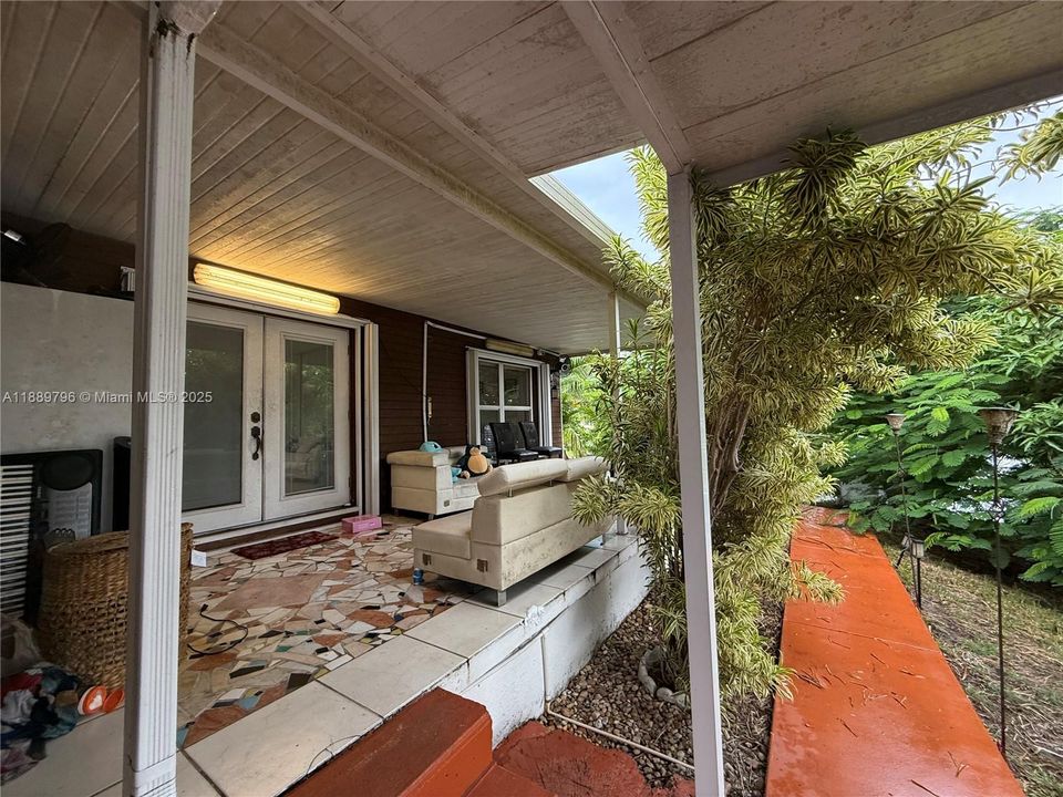 待售: $230,000 (0 贝兹, 0 浴室, 0 平方英尺)