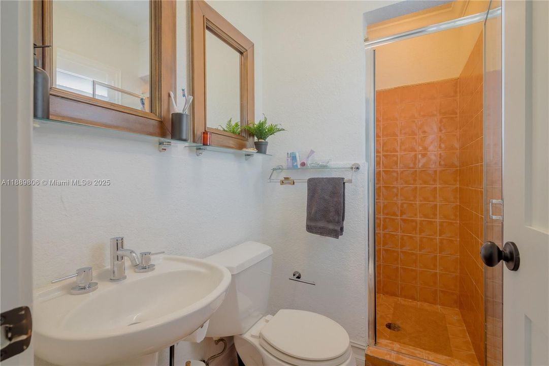 待售: $2,450,000 (4 贝兹, 3 浴室, 2458 平方英尺)