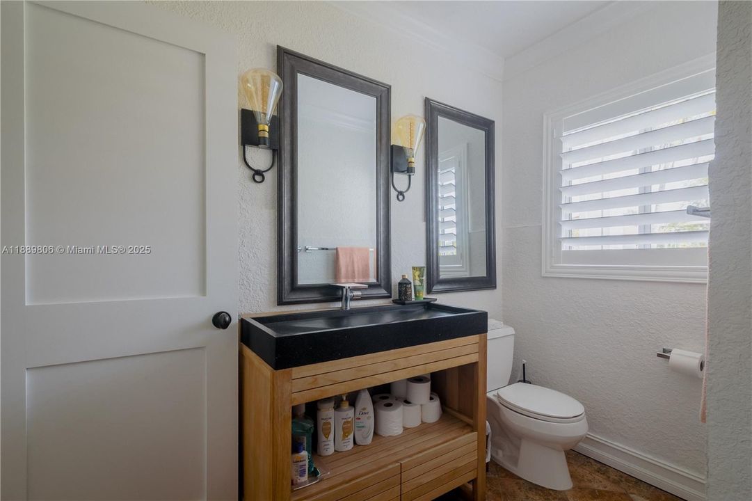 待售: $2,450,000 (4 贝兹, 3 浴室, 2458 平方英尺)