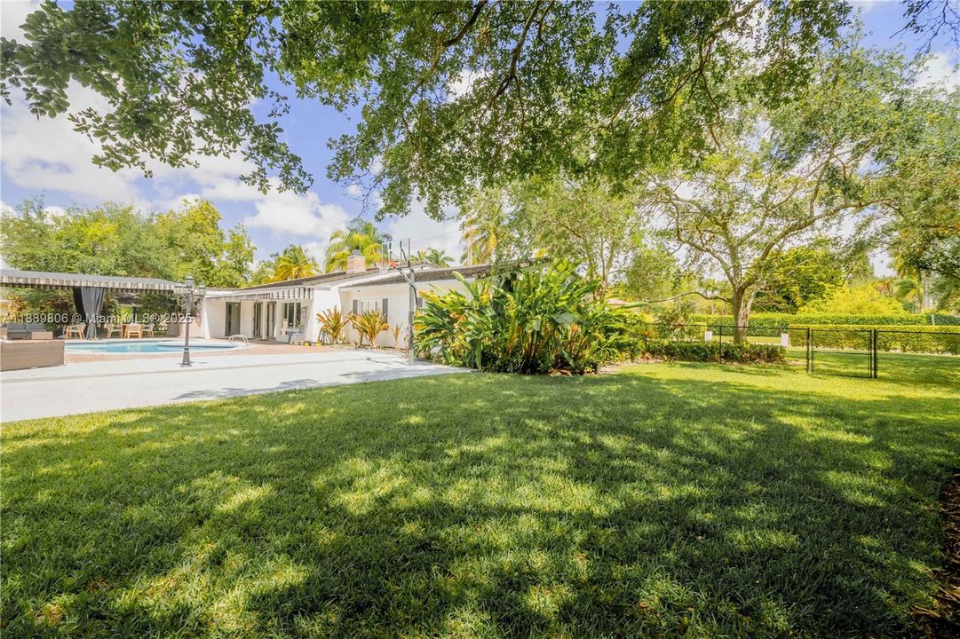 待售: $2,450,000 (4 贝兹, 3 浴室, 2458 平方英尺)