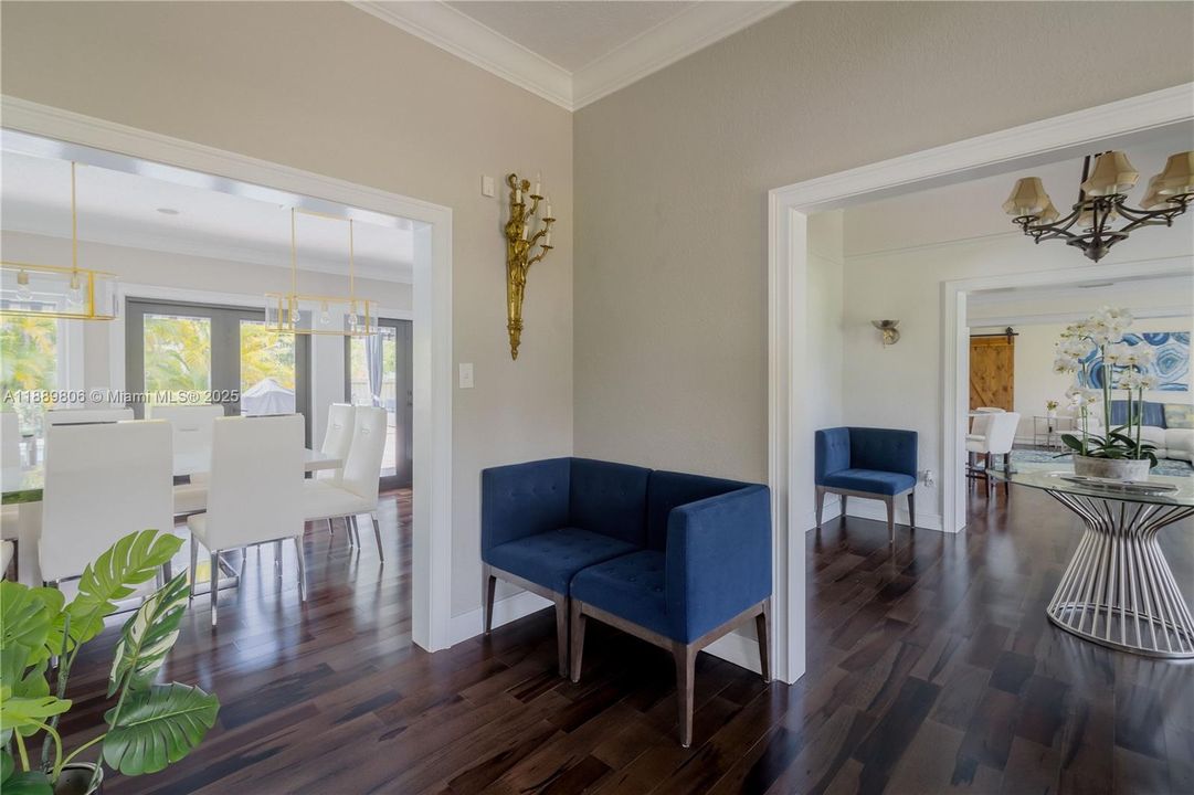 待售: $2,450,000 (4 贝兹, 3 浴室, 2458 平方英尺)