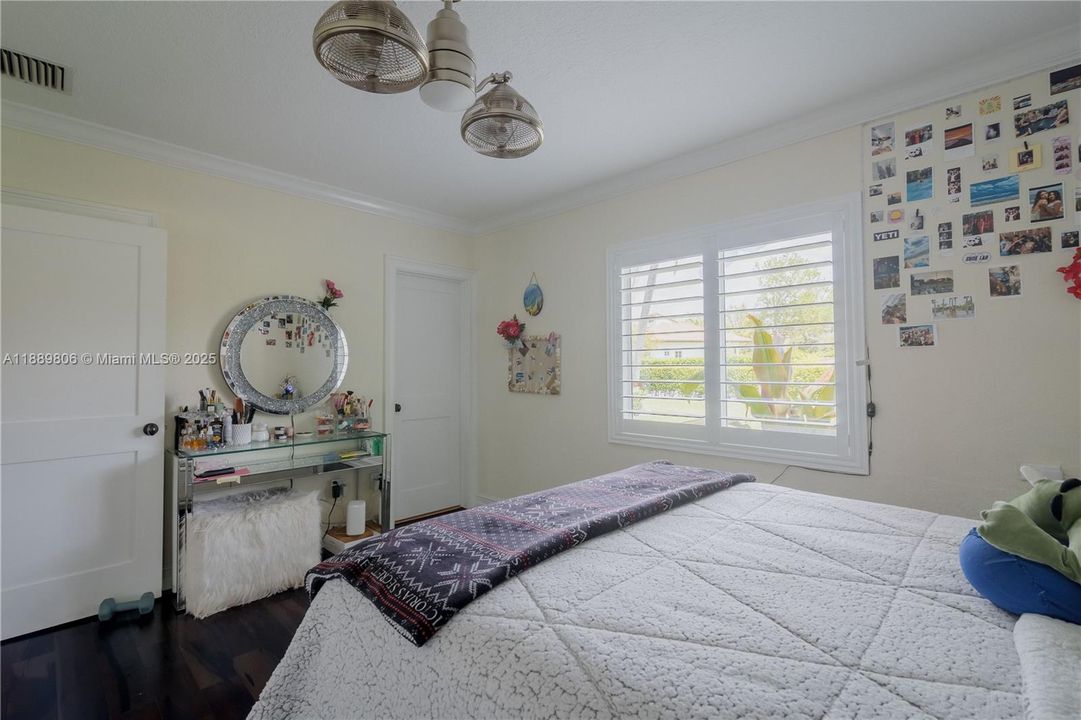 待售: $2,450,000 (4 贝兹, 3 浴室, 2458 平方英尺)