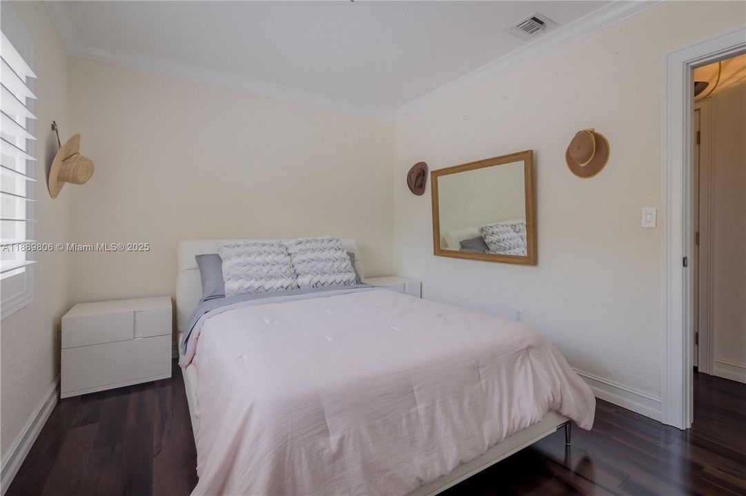 待售: $2,450,000 (4 贝兹, 3 浴室, 2458 平方英尺)