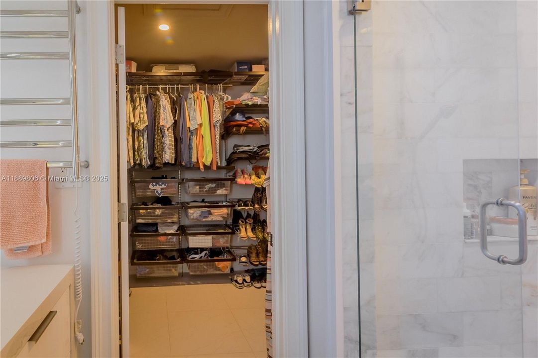 待售: $2,450,000 (4 贝兹, 3 浴室, 2458 平方英尺)