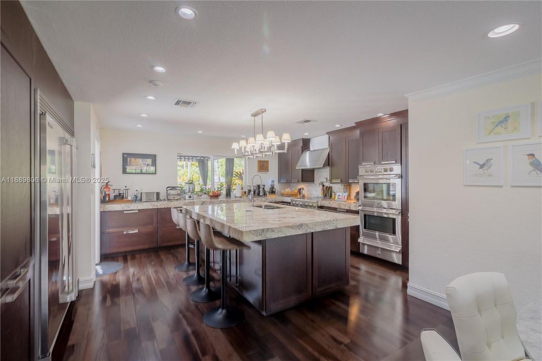 待售: $2,450,000 (4 贝兹, 3 浴室, 2458 平方英尺)