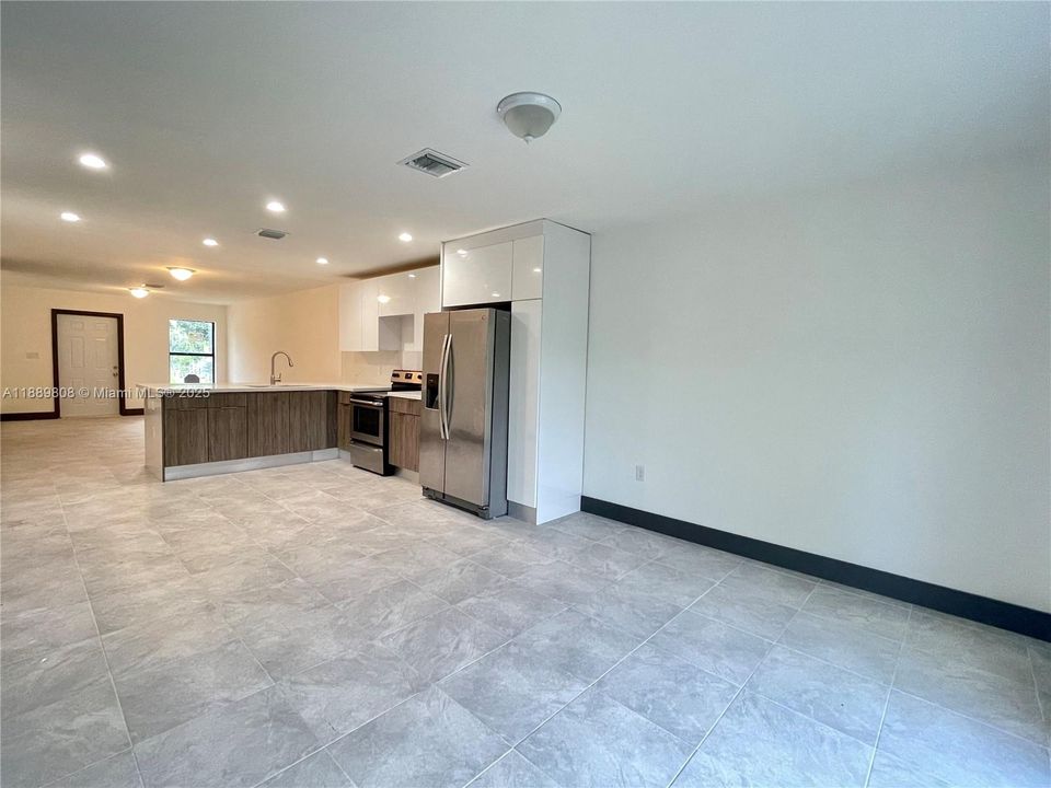 Недавно арендовано: $3,000 (3 спален, 2 ванн, 0 Квадратных фут)