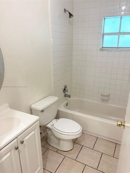 合同活跃: $2,520 (3 贝兹, 2 浴室, 1200 平方英尺)