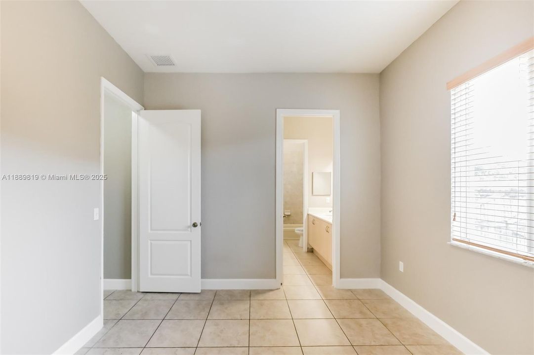 Recently Rented: $4,065 (5 beds, 4 baths, 3853 Square Feet)