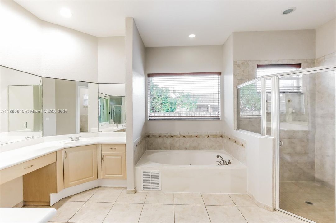 Recently Rented: $4,065 (5 beds, 4 baths, 3853 Square Feet)