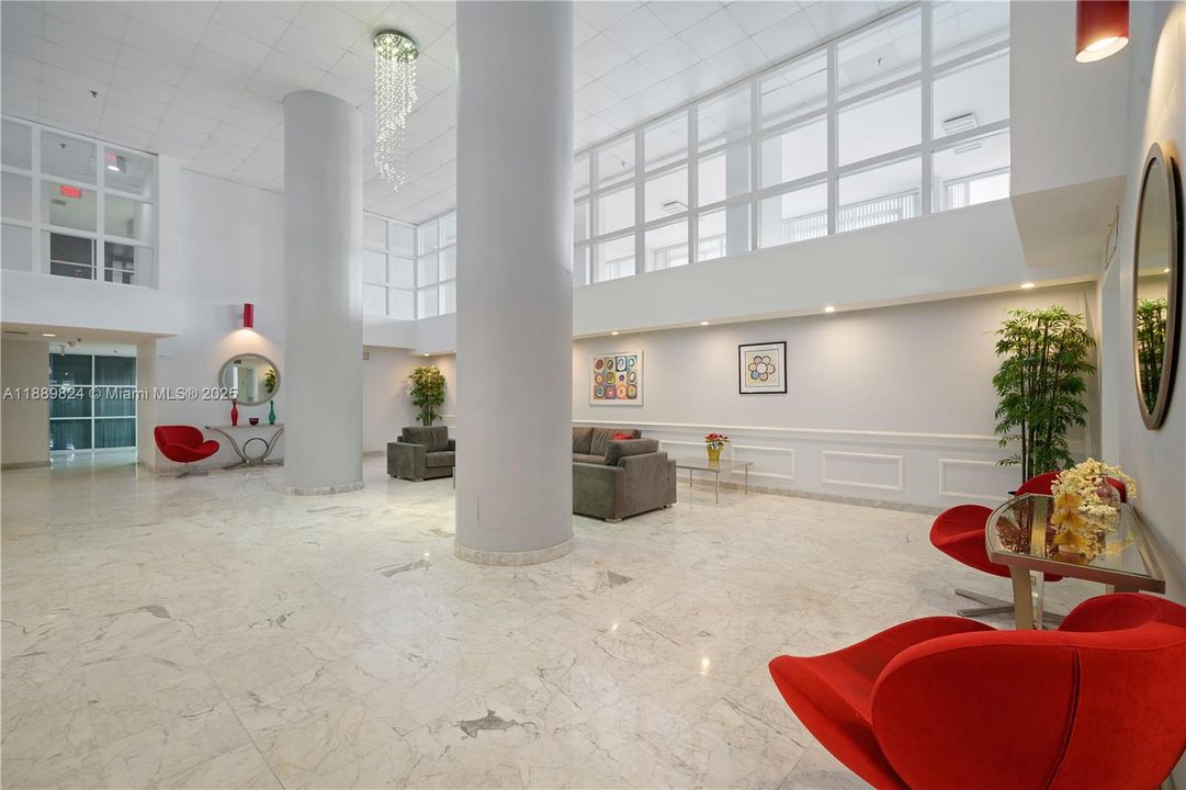 For Sale: $712,000 (2 beds, 2 baths, 1277 Square Feet)