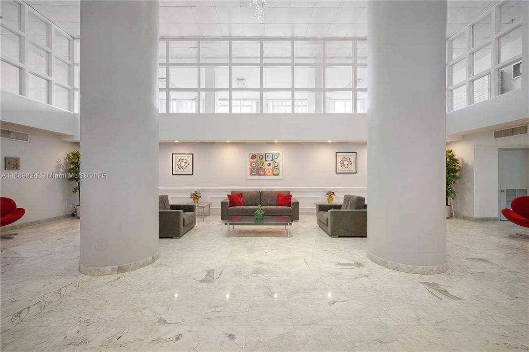 For Sale: $712,000 (2 beds, 2 baths, 1277 Square Feet)