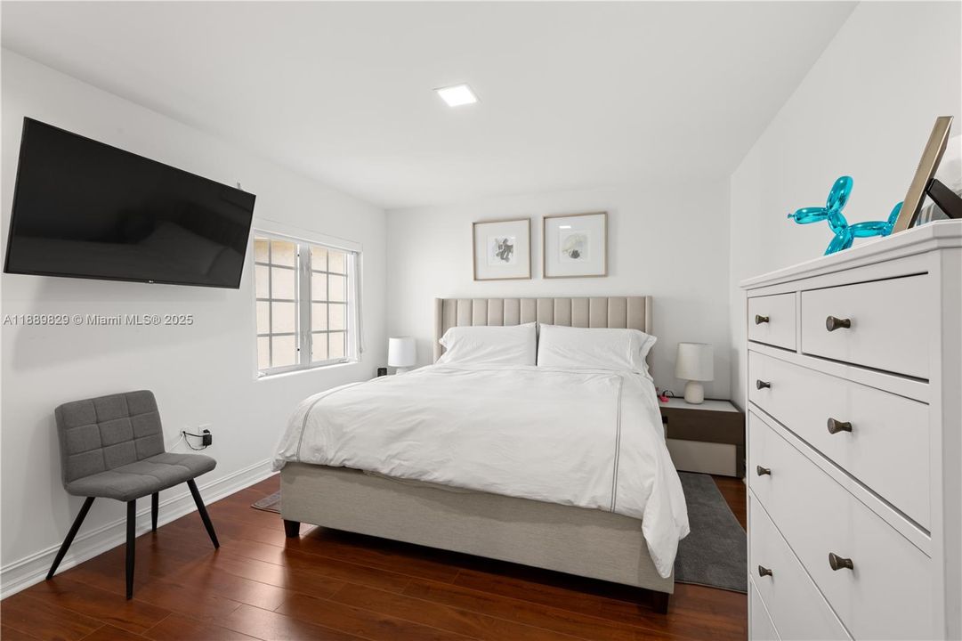 For Sale: $1,490,000 (3 beds, 3 baths, 2540 Square Feet)