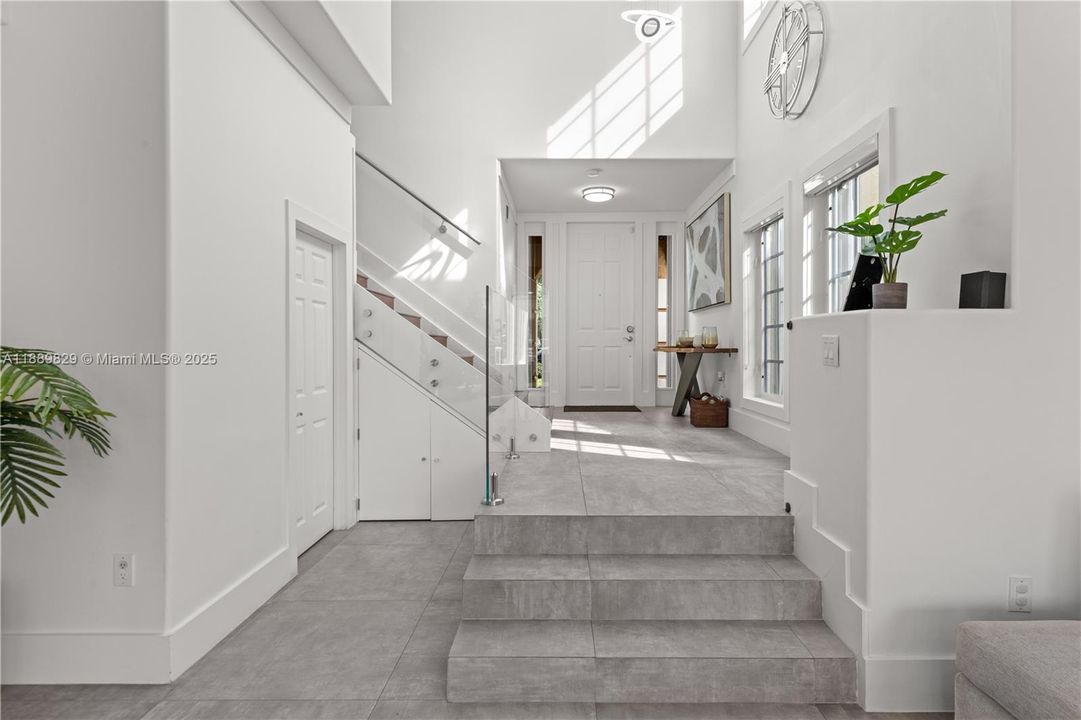 For Sale: $1,490,000 (3 beds, 3 baths, 2540 Square Feet)