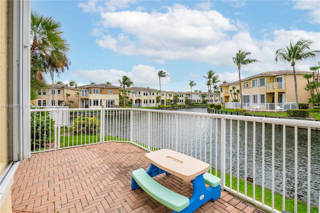 For Sale: $1,490,000 (3 beds, 3 baths, 2540 Square Feet)