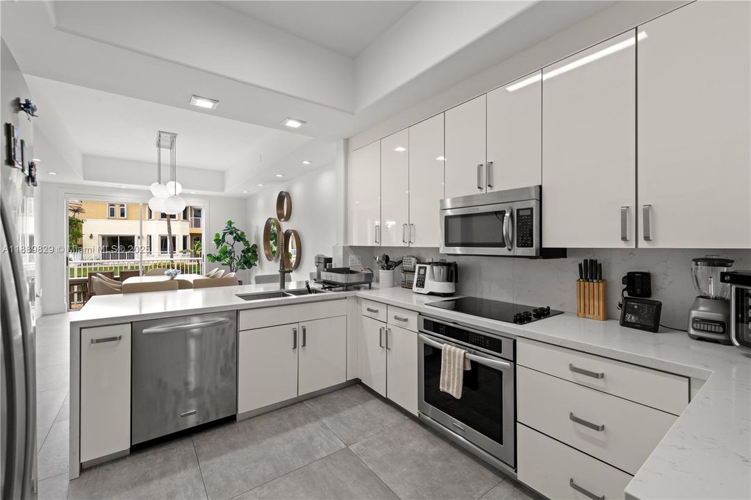 For Sale: $1,490,000 (3 beds, 3 baths, 2540 Square Feet)