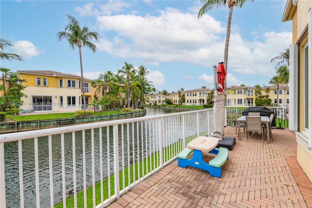 For Sale: $1,490,000 (3 beds, 3 baths, 2540 Square Feet)