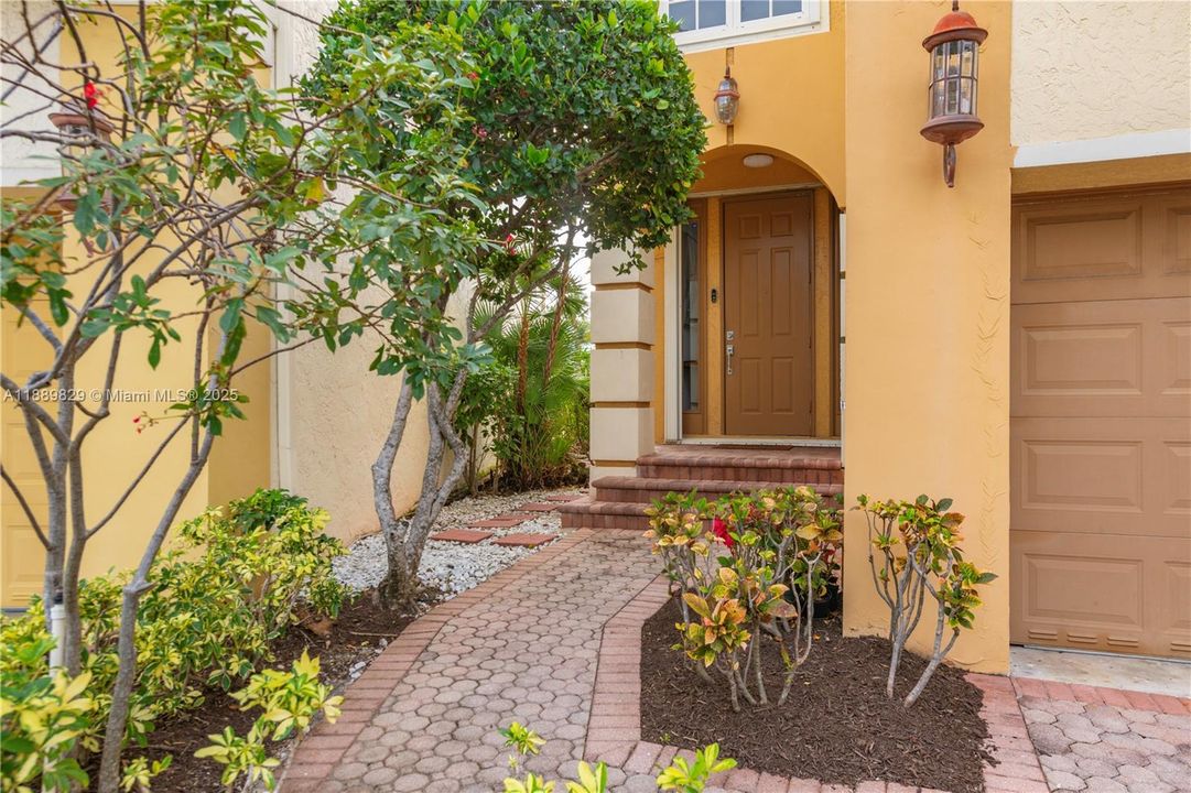 For Sale: $1,490,000 (3 beds, 3 baths, 2540 Square Feet)