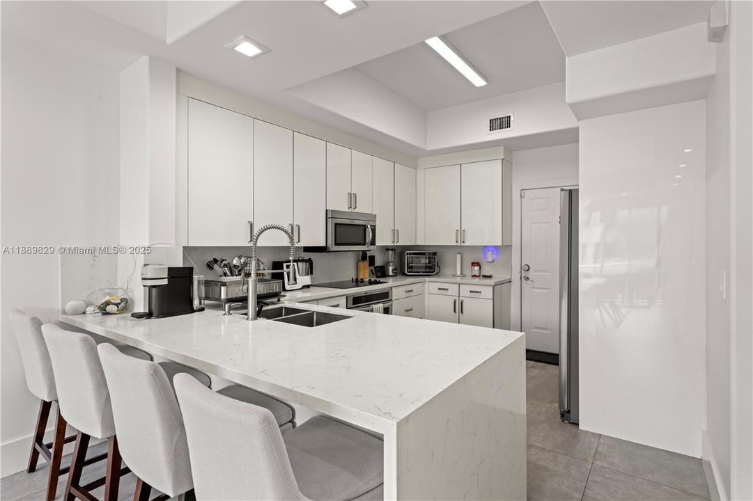 For Sale: $1,490,000 (3 beds, 3 baths, 2540 Square Feet)