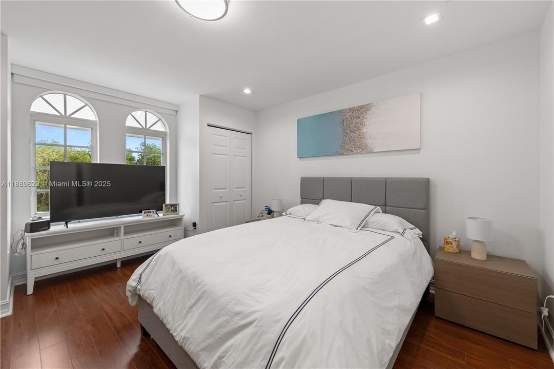 For Sale: $1,490,000 (3 beds, 3 baths, 2540 Square Feet)