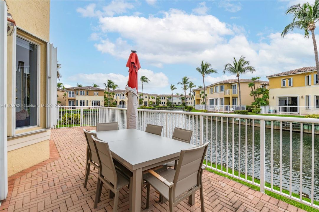 For Sale: $1,490,000 (3 beds, 3 baths, 2540 Square Feet)