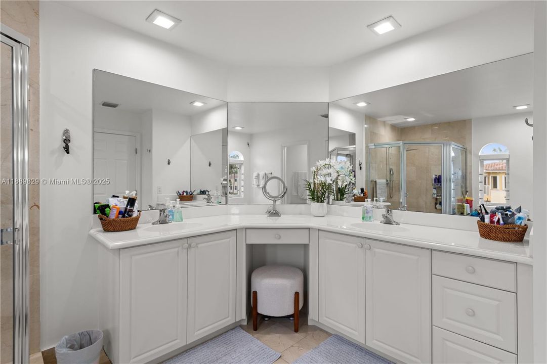 For Sale: $1,490,000 (3 beds, 3 baths, 2540 Square Feet)