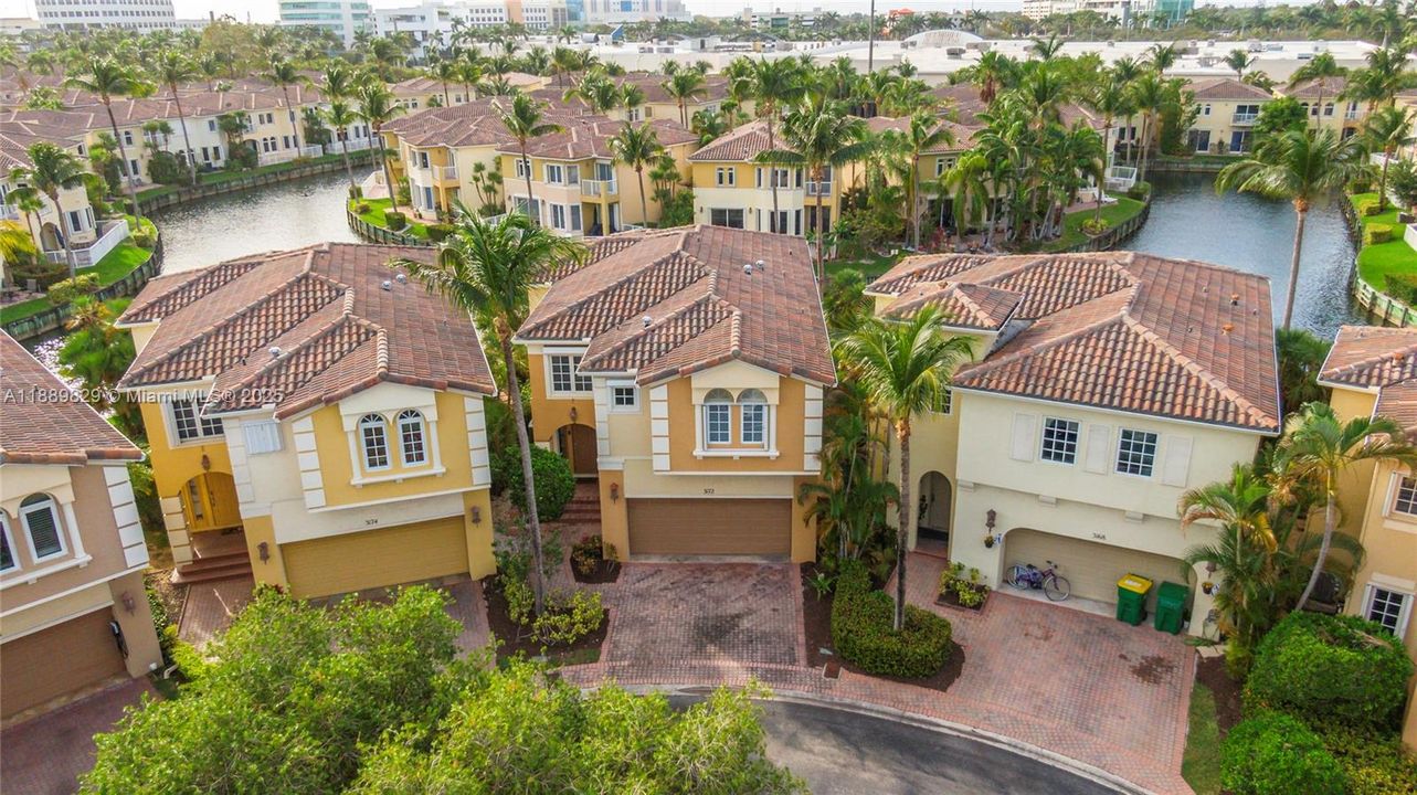 For Sale: $1,490,000 (3 beds, 3 baths, 2540 Square Feet)