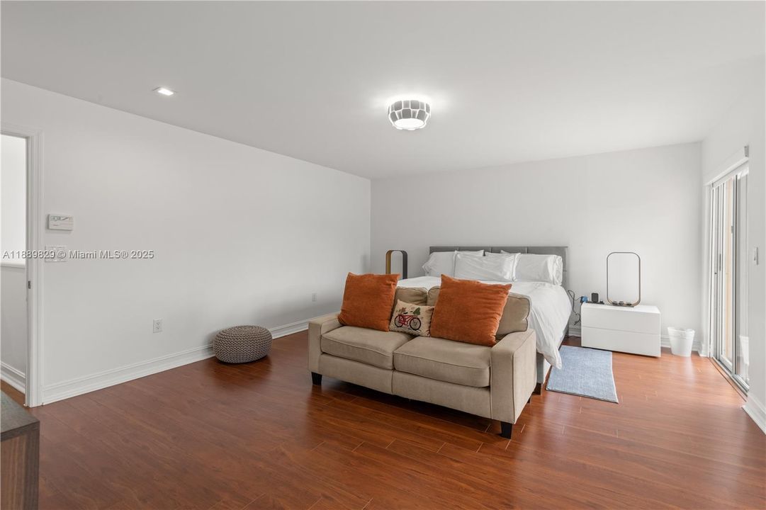 For Sale: $1,490,000 (3 beds, 3 baths, 2540 Square Feet)